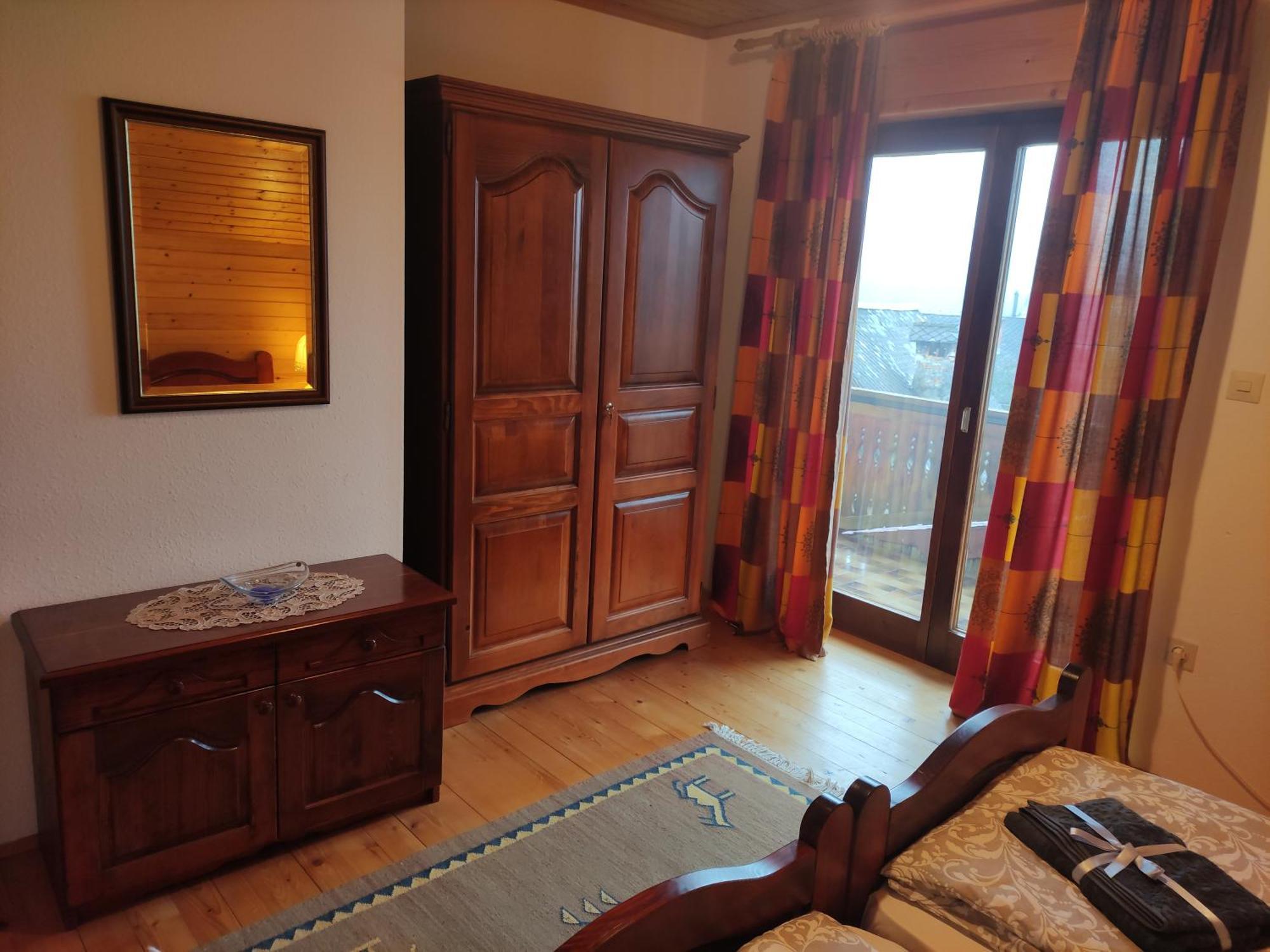 Alp House Hotel Бохинийска Бела Стая снимка